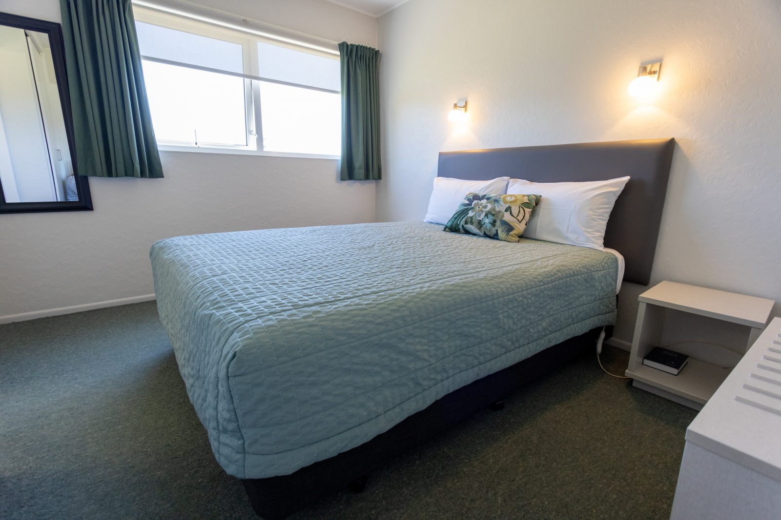 2 Single Beds, Queen Bed, Fully Equipped Kitchen